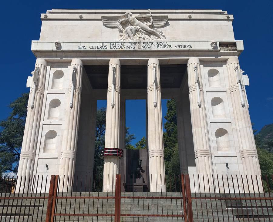 bolzano-monumento-alla-vittoria-bolzano